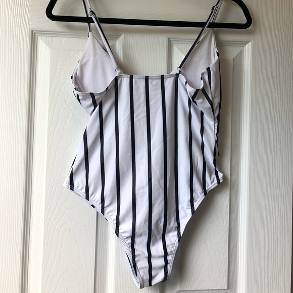 Shein one piece stripped wrap baiting suit - Picture 3 of 4